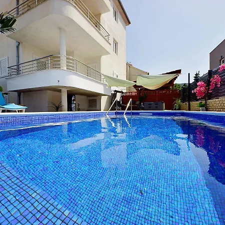 Mirroni By Interhome Apartment